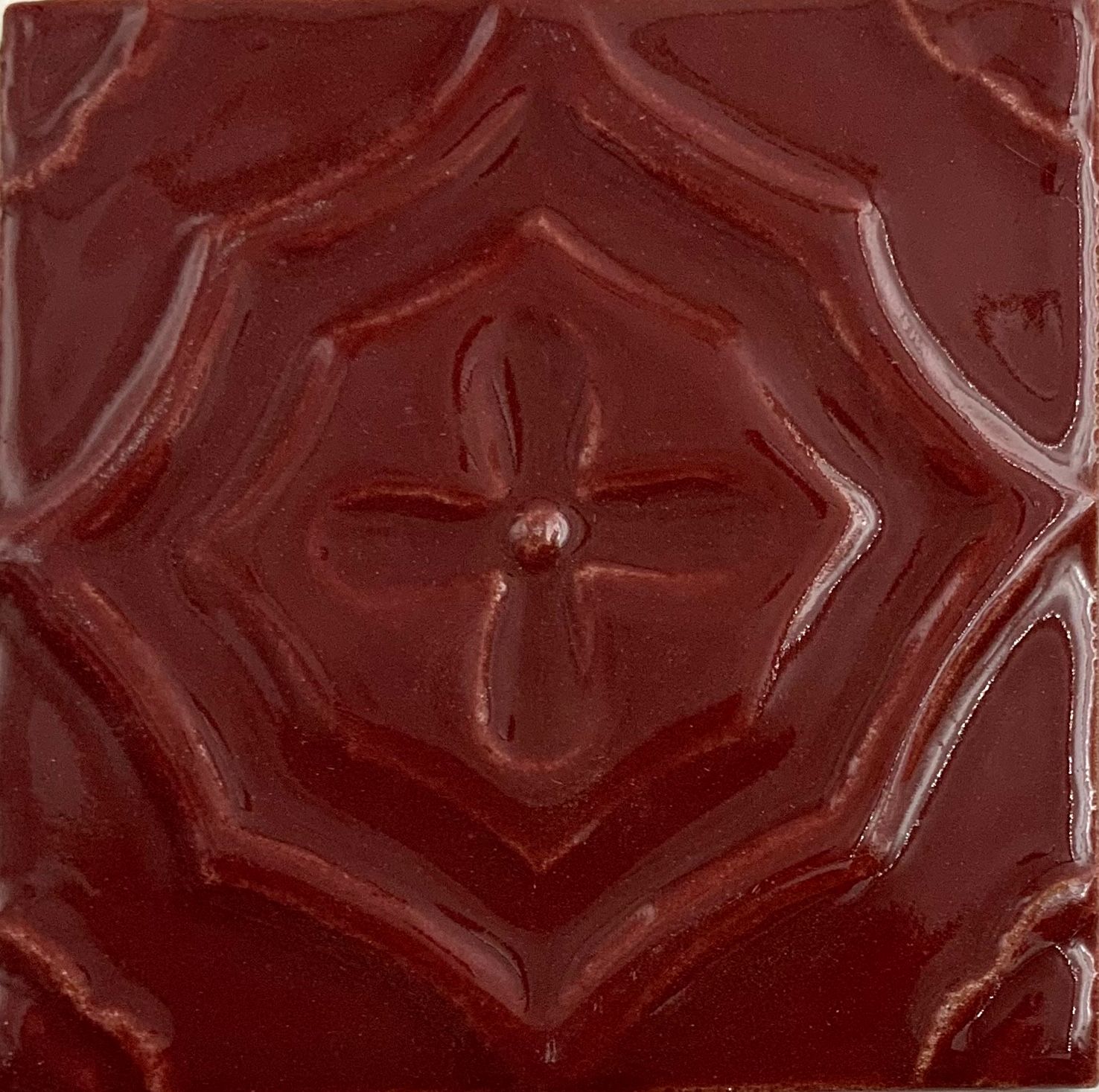 PALACIO RELIEF BRICK RED GLOSSY