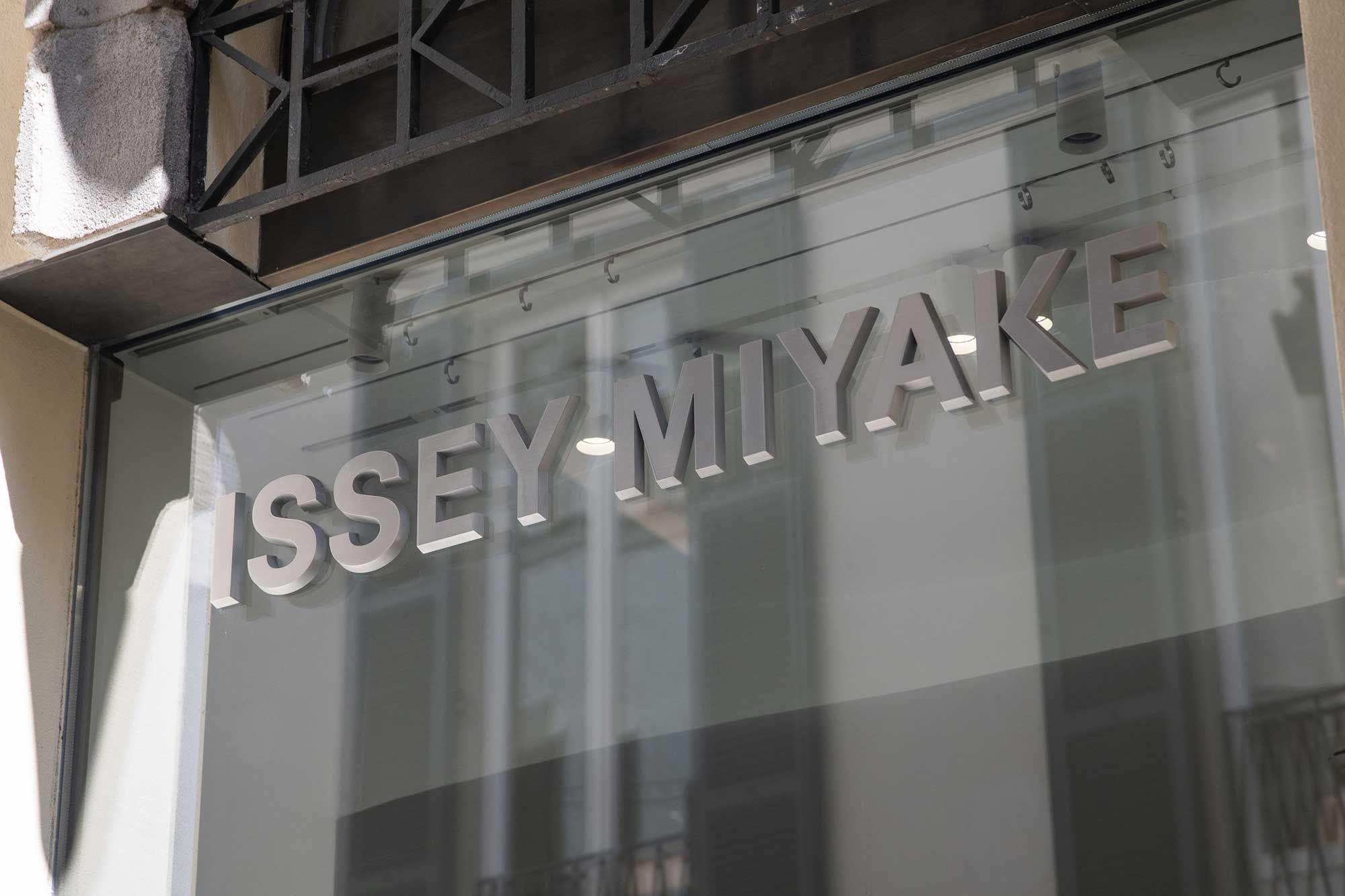 BEST STORES FOR LEGENDARY ISSEY MIYAKE FASHION IN OSAKA