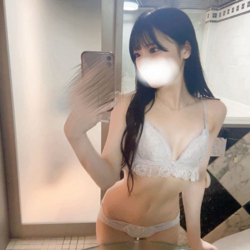 Emily - Premium companion at TokyoGirls Hub - Photo 3