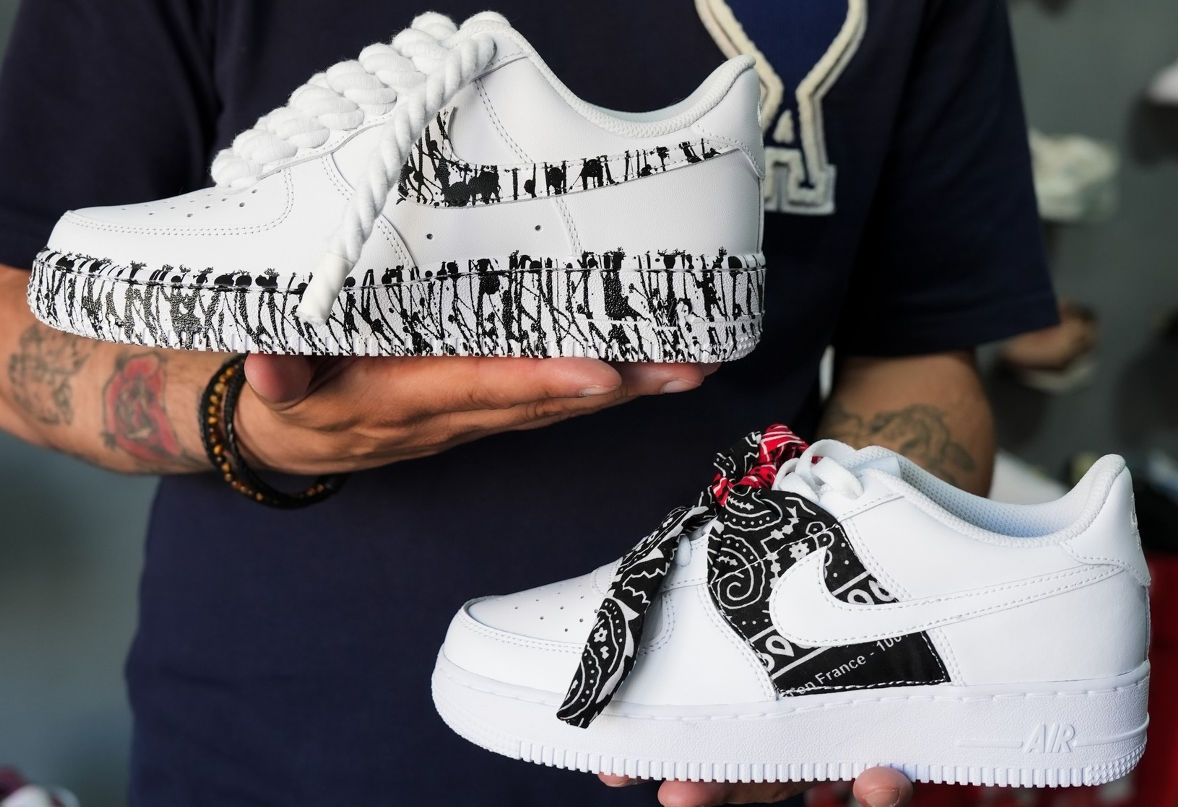 E-commerce Sneakers - 1