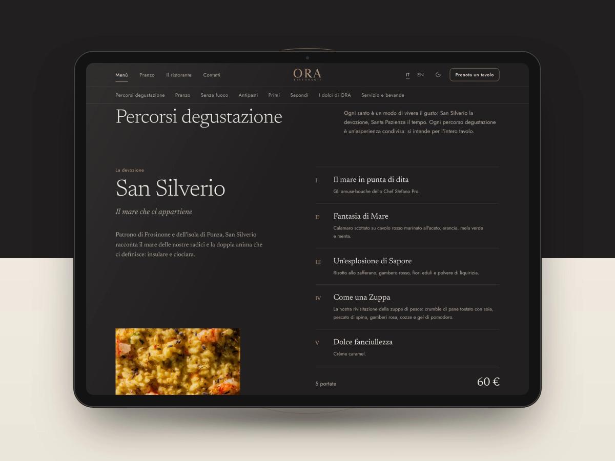 La pagina Menù del sito di ORA Ristorante su un tablet, con il percorso degustazione San Silverio portata per portata e il prezzo