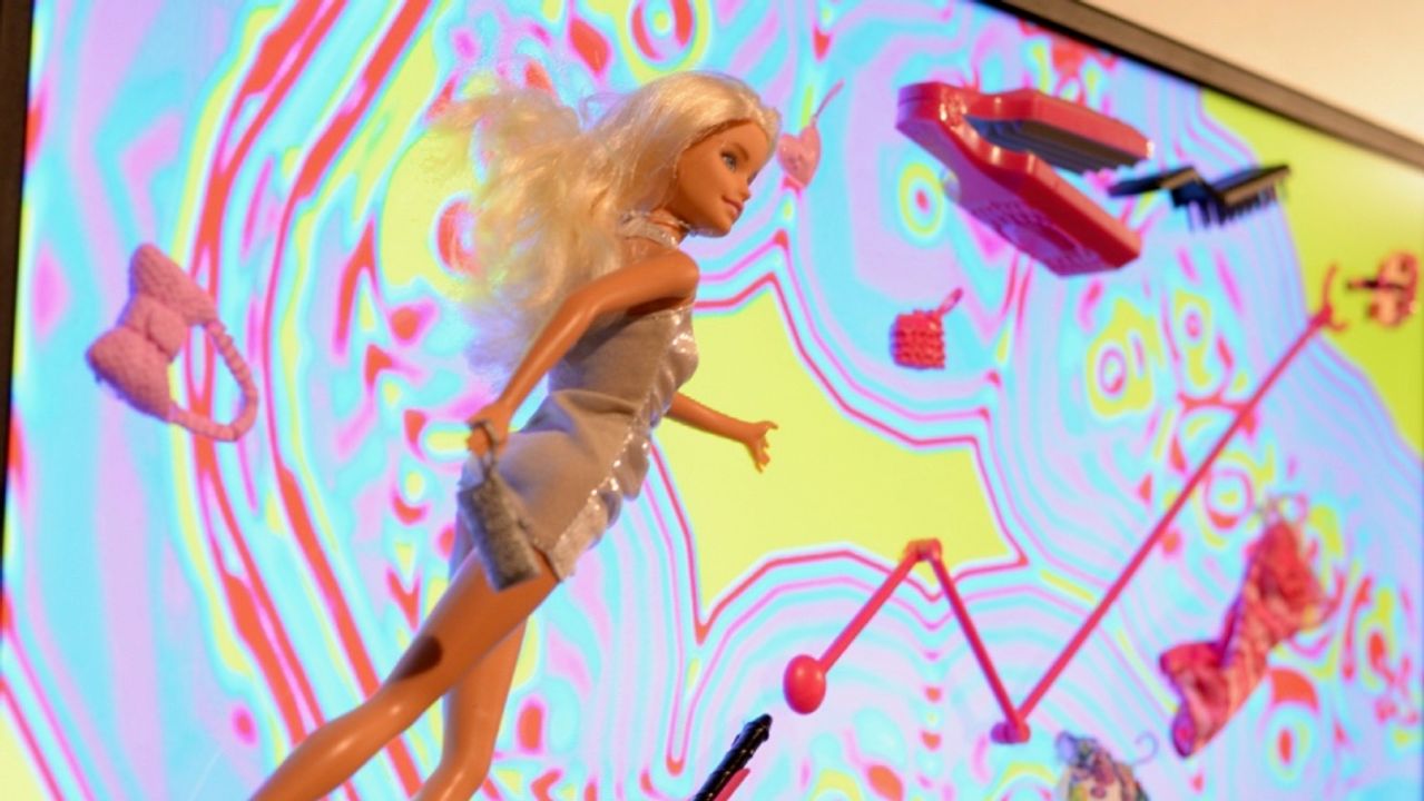 Over Display - Materiality