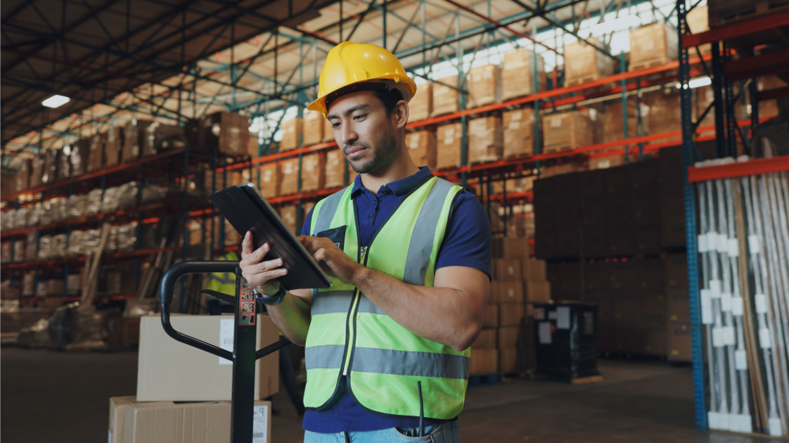 Je weet wat er binnenkomt. Je weet wat eruit moet. Maar wie er staat, is een ander verhaal.