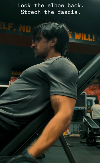 Incline Biceps Curl Form.