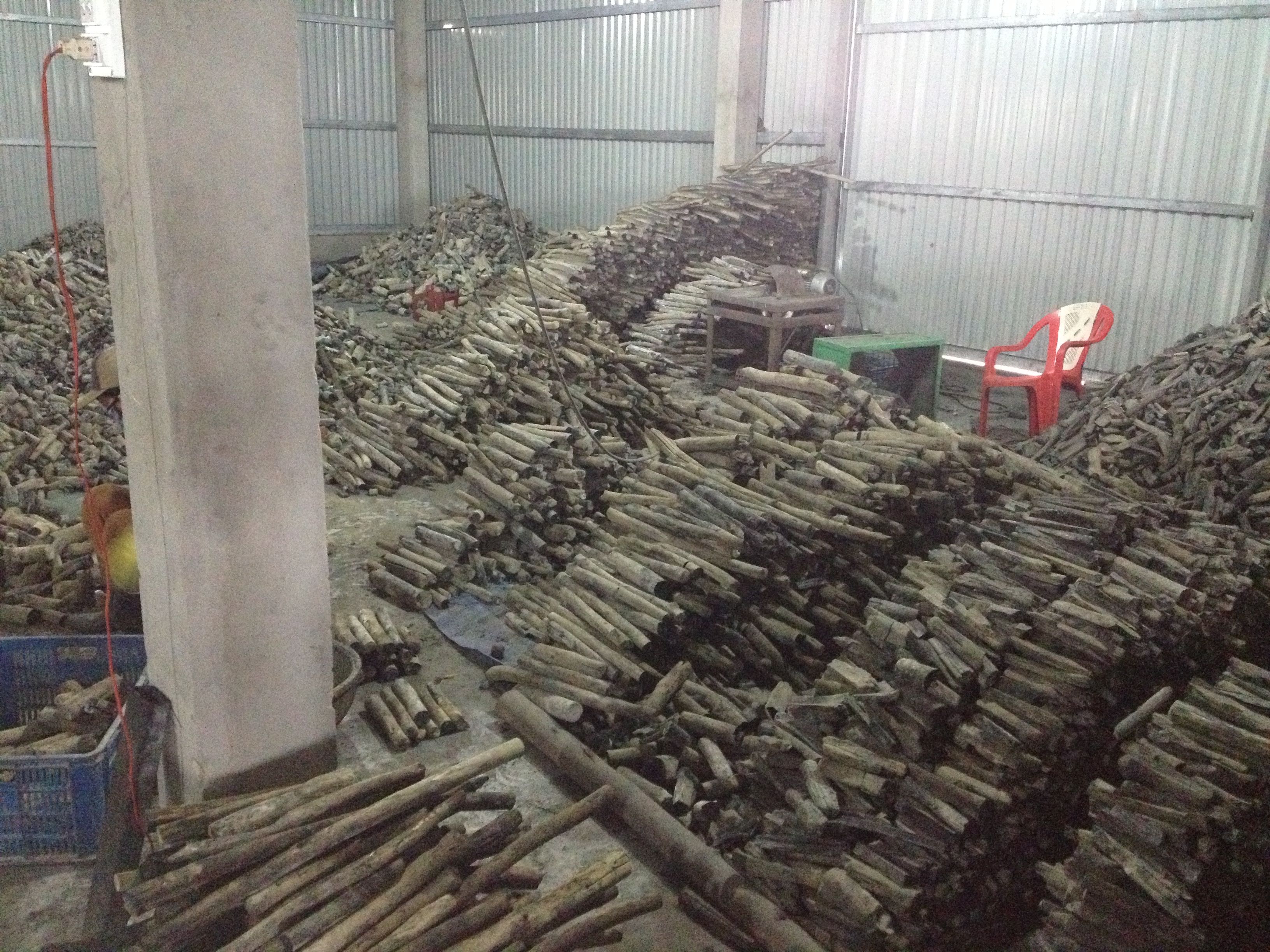 Moisture Content in Coconut Charcoal Briquettes: Why the Difference Between 5% and 10% Costs Importers Thousands
