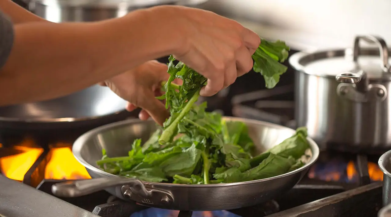 How To Season A Stainless Steel Pan Properly : 4 Simple Steps – Dalstrong