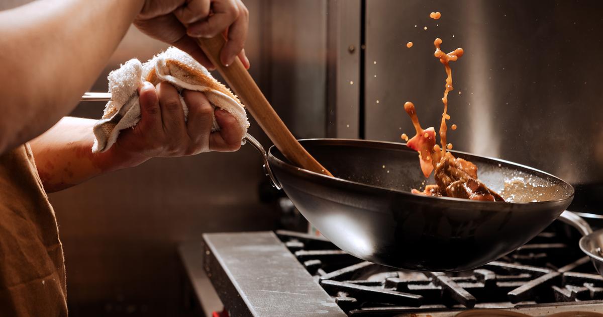 how to reheat rice in a wok