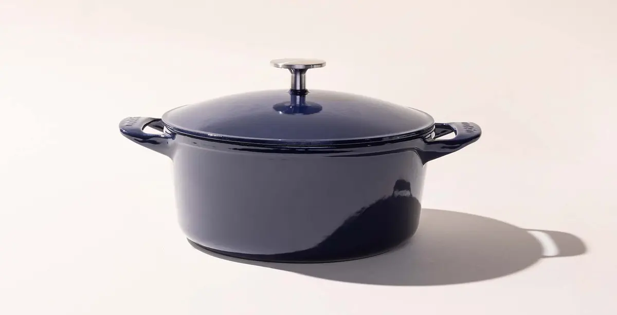 Evenly heat your oil then fry tempura or fish cakes easily in this Dutch Oven. 