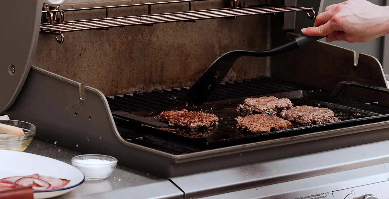 How to Cook Smash Burgers on the Griddle - Made In