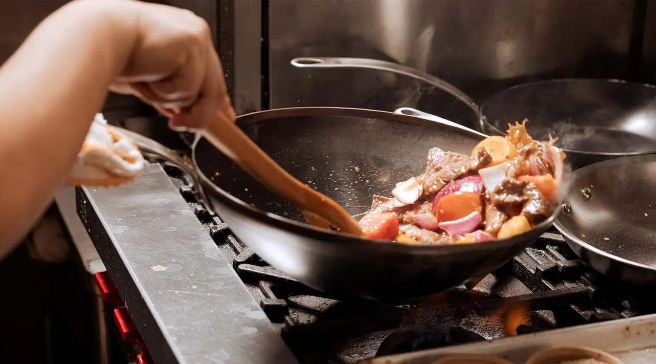 How to Season a Carbon Steel Wok (8 Easy Steps!)