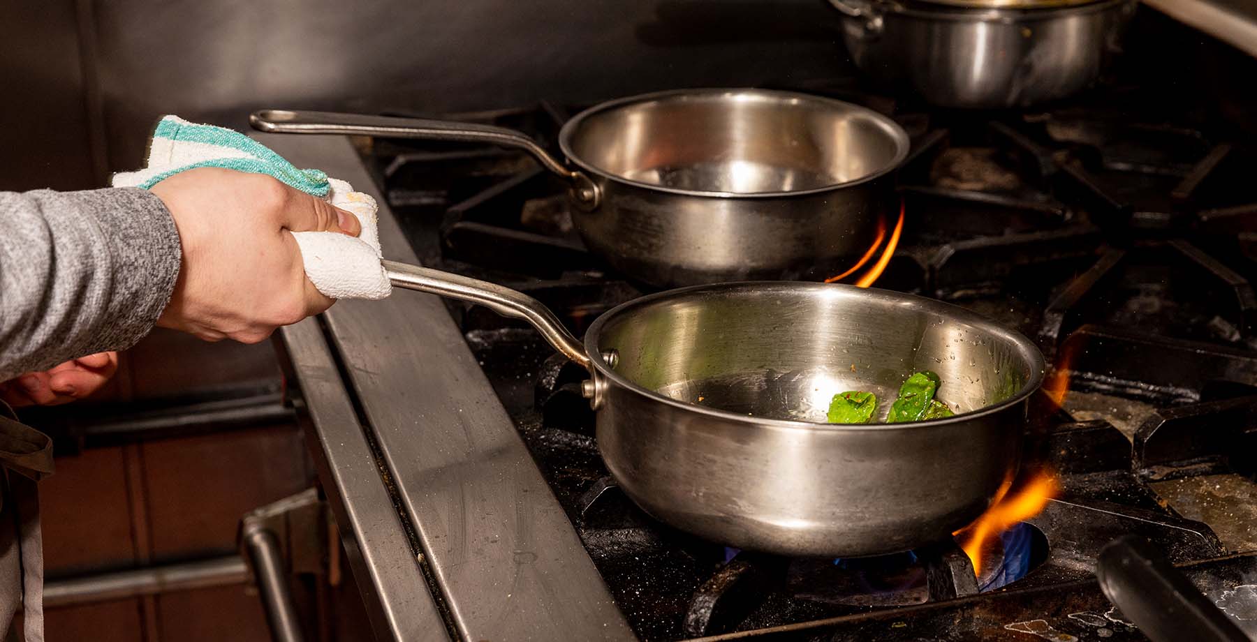 limpiador Así llamado Temporizador How to Cook With Stainless Steel Cookware - Made In