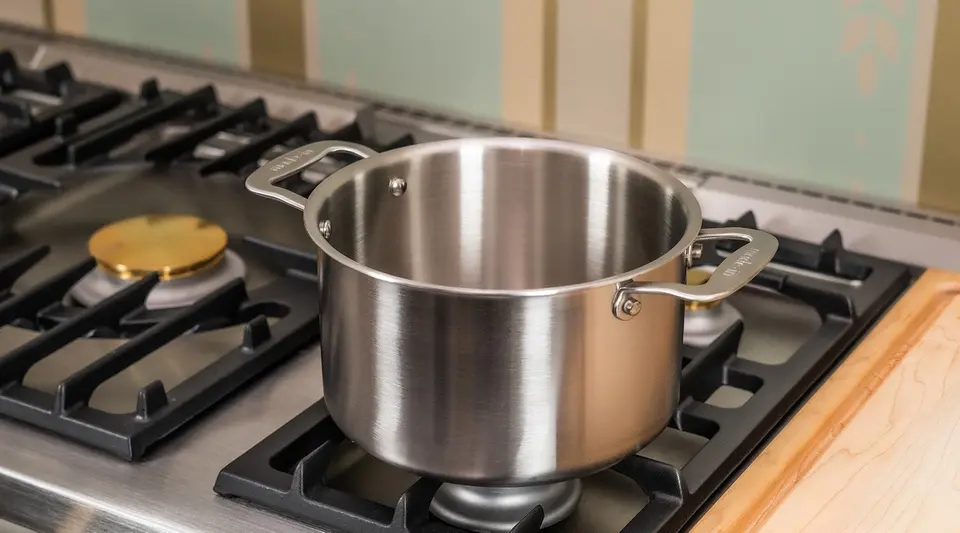 Dutch Oven vs Stock Pot: What's the Difference? | Made In