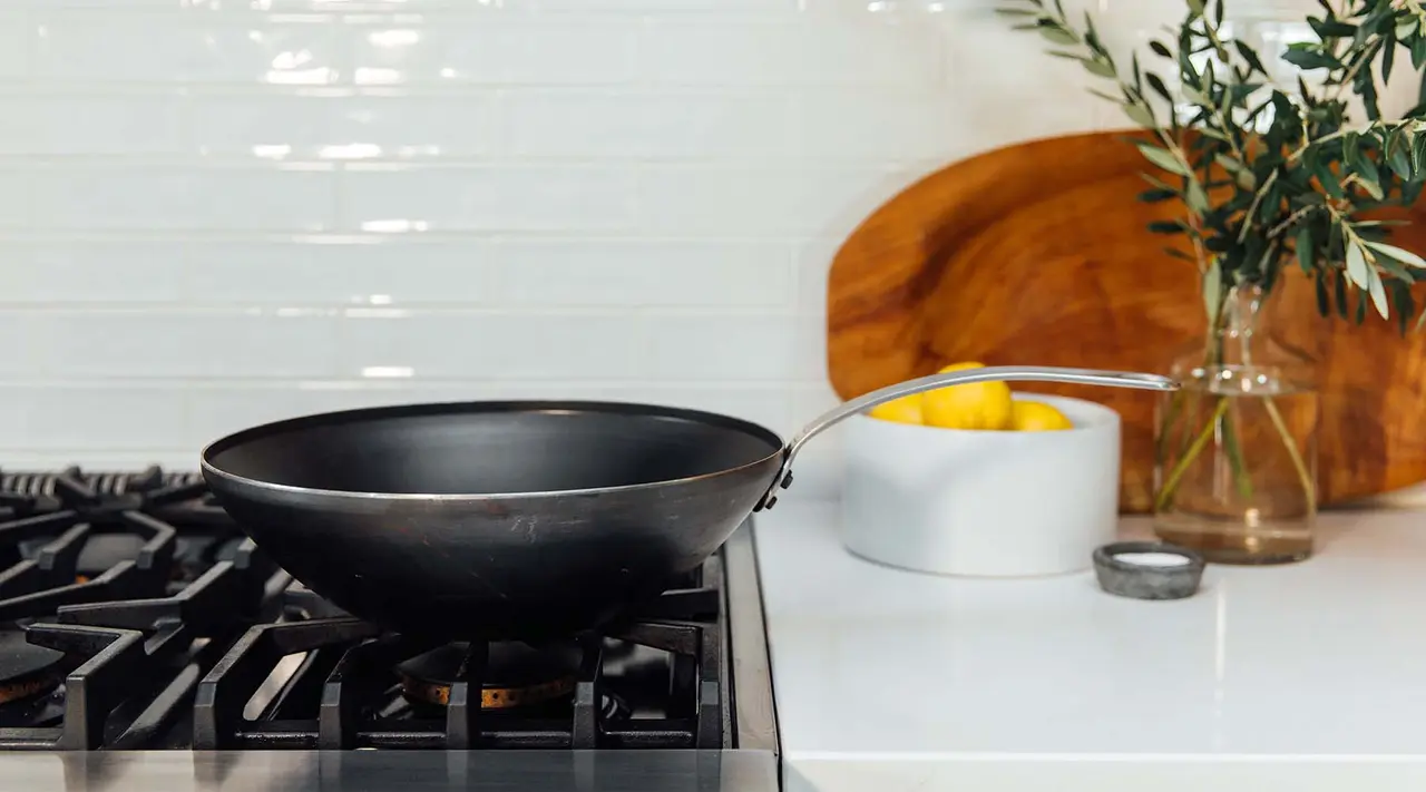 The Reason You Should Steer Clear Of Cooking Acidic Dishes In A Wok
