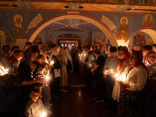 St. Seraphim Cathedral's paschal procession and Divine LIturgy