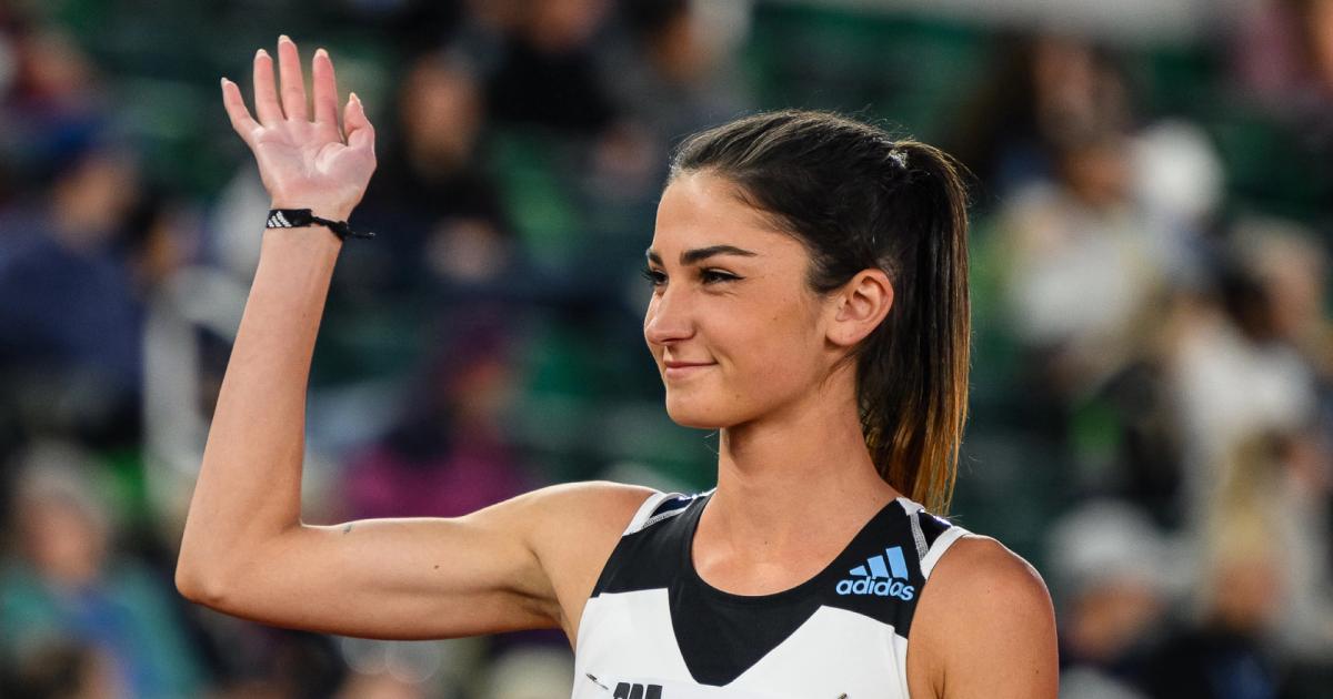 Elly Henes on the starting line of the 2022 Prefontaine Classic women's two-mile.