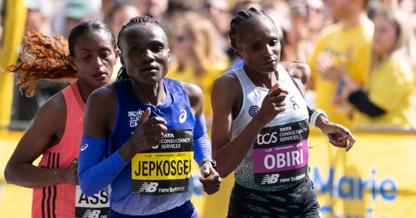 Joyciline Jepkosgei & Hellen Obiri