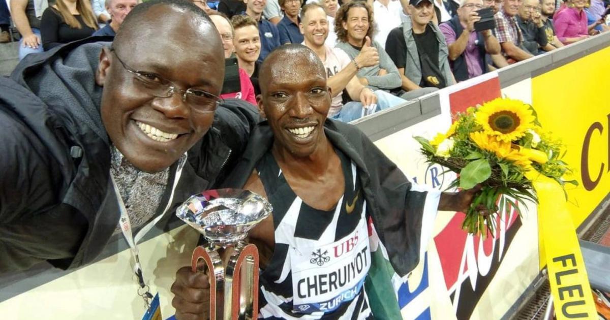 Coach Bernard Ouma celebrates the 2021 Diamond League title with Timothy Cheruiyot.