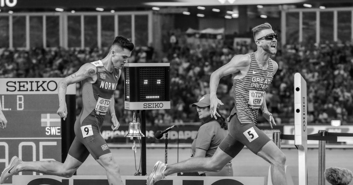 Josh Kerr and Jakob Ingebrigtsen in the 2023 World Championship 1500m final in Budapest