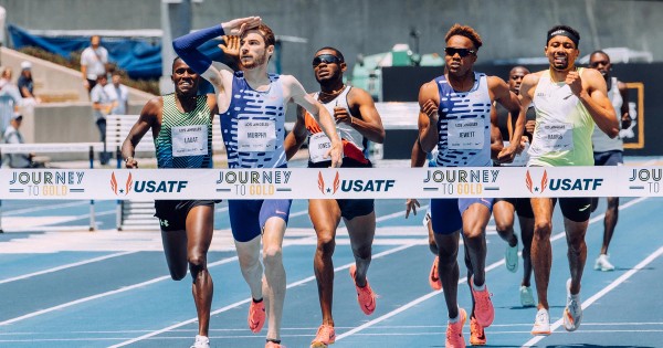 Clayton Murphy salutes the crowd at the Los Angeles Grand Prix during the men's 800 meters.