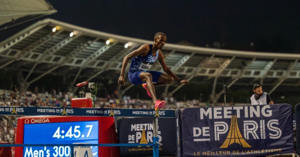 Lamecha Girma on his way to breaking the 3000m steeplechase world record.