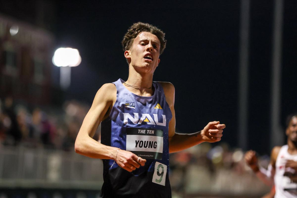 Nico Young breaks the NCAA 10,000m record at The Ten. 