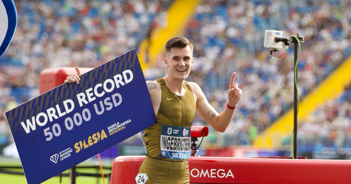 Jakob Ingebrigtsen breaks 3000m world record in 7:17.55 at the 2024 Silesia Diamond League.