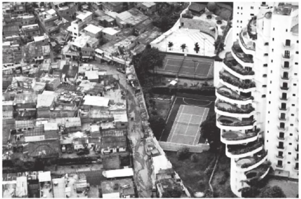 Questão 16 - ENEM 2012 - Espaço urbano