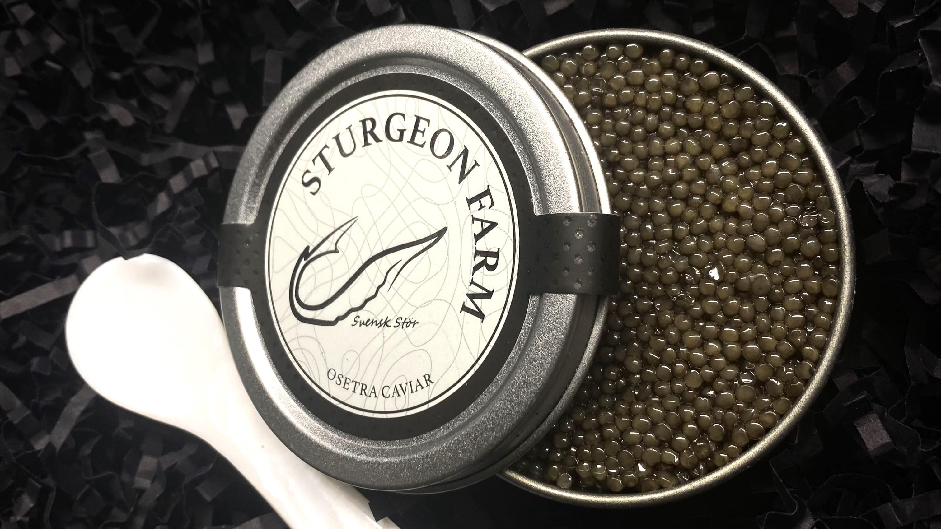 Pärlemorsked och kaviar från Svensk Stör. 