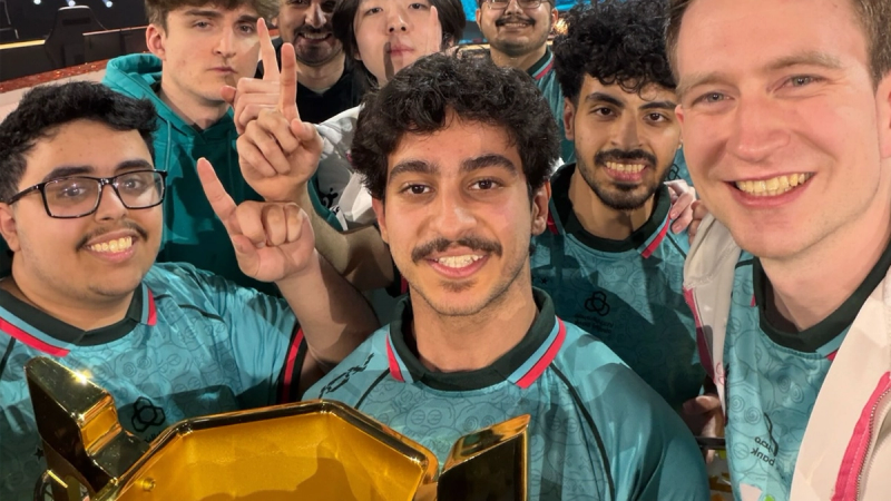 Twisted Minds selfie with the massive trophy at Stockholm 2025.