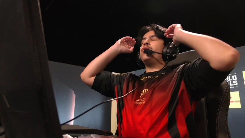 LBBD7 releases a deep sigh as Al Qadsiah barely survive their first map against Weibo.