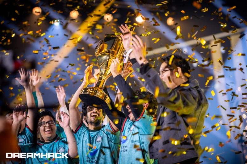 Twisted Minds lifting the trophy at the World Finals 2025.