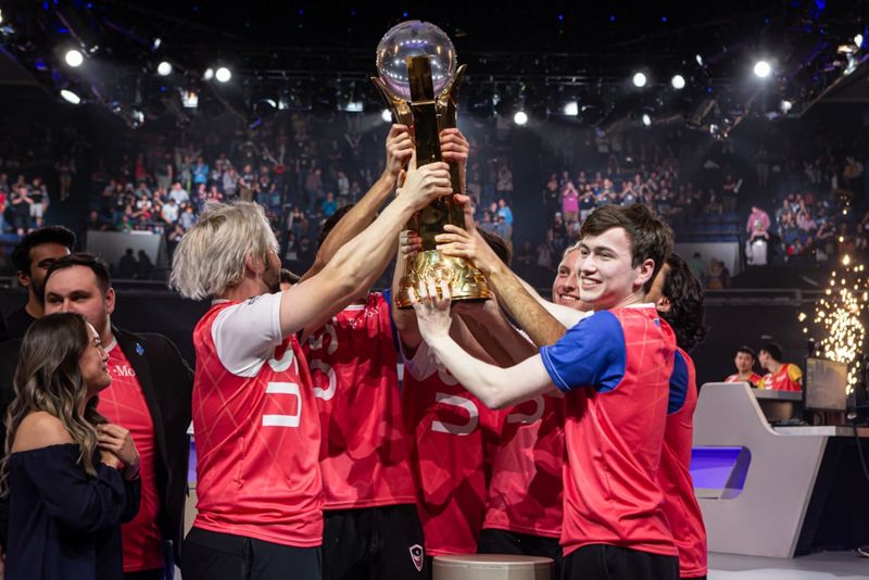 USA lifts the OWWC 2019 trophy.