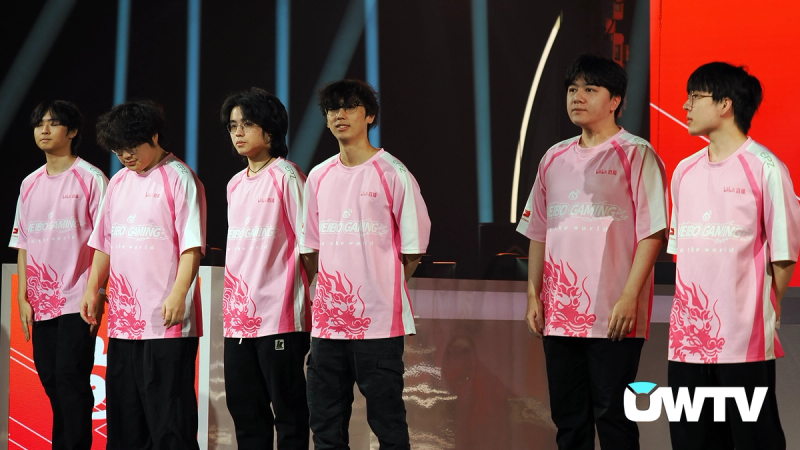 Weibo Gaming lineup for their showdown with Team CC.