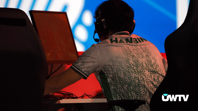 Hanbin locks in against Twisted Minds