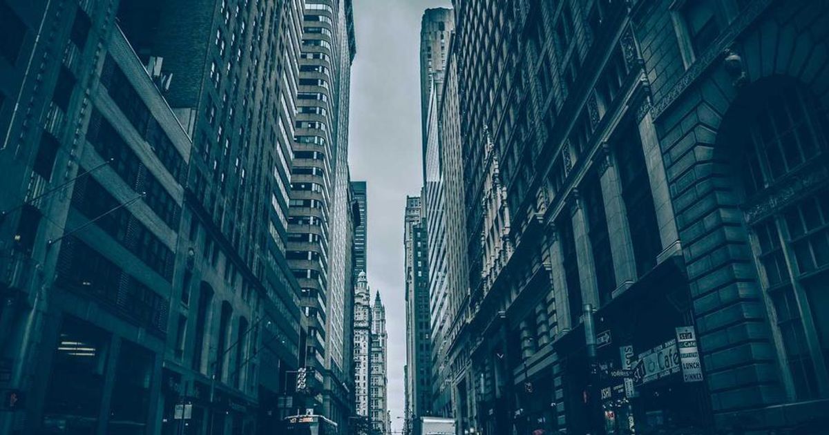 Altcoins Outpace Bitcoin in 2024 as Metals Rally Sharpens Macro Focus