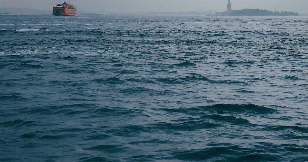 Coinbase Stock Plunges 45%: Is This a Buying Opportunity or a Trap?