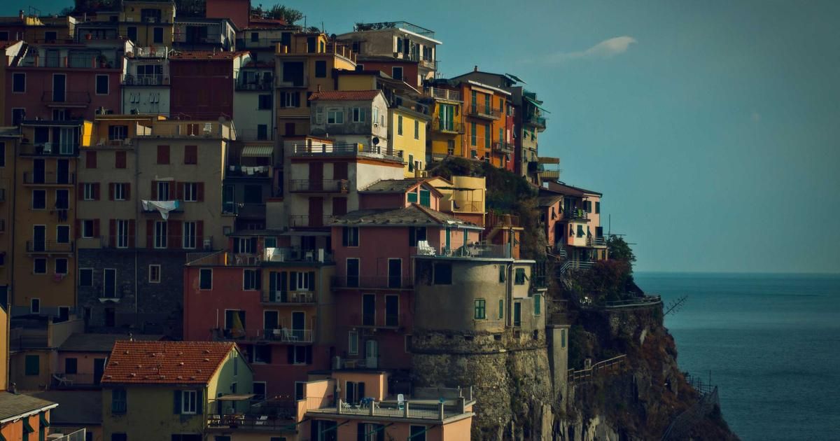 Tech Sell-Off Deepens as Google, Amazon Earnings Loom; Silver Plummets