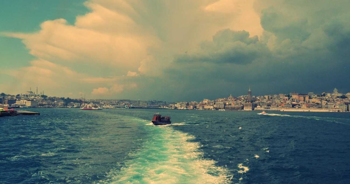 Trump Colombia Military Threat Sends Bitcoin to $93K: Trader Guide 2024