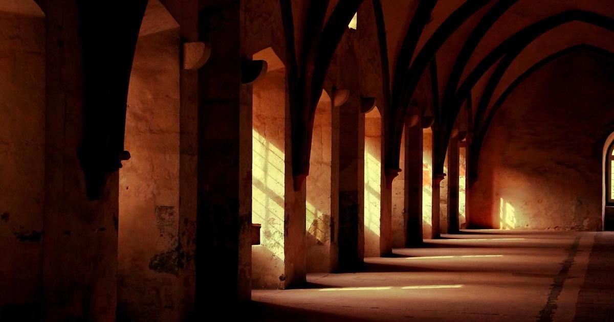 Bitcoin Defies Trump Tariff Ruling, Nears $68K as Altcoins Rally