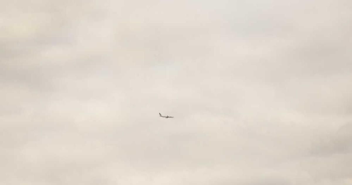 Yemen's Aden Airport Shutdown: Deepening Saudi-UAE Rift & Market Risks