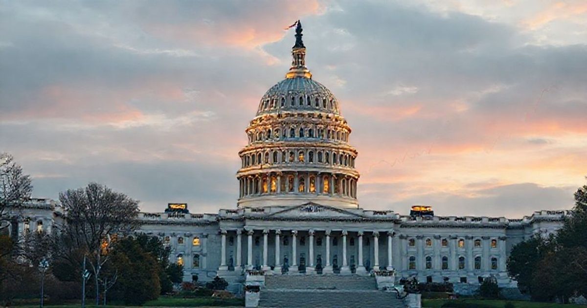 Ethereum Outflows Surge to $555 Million as Regulatory Uncertainty Weighs on Crypto Markets