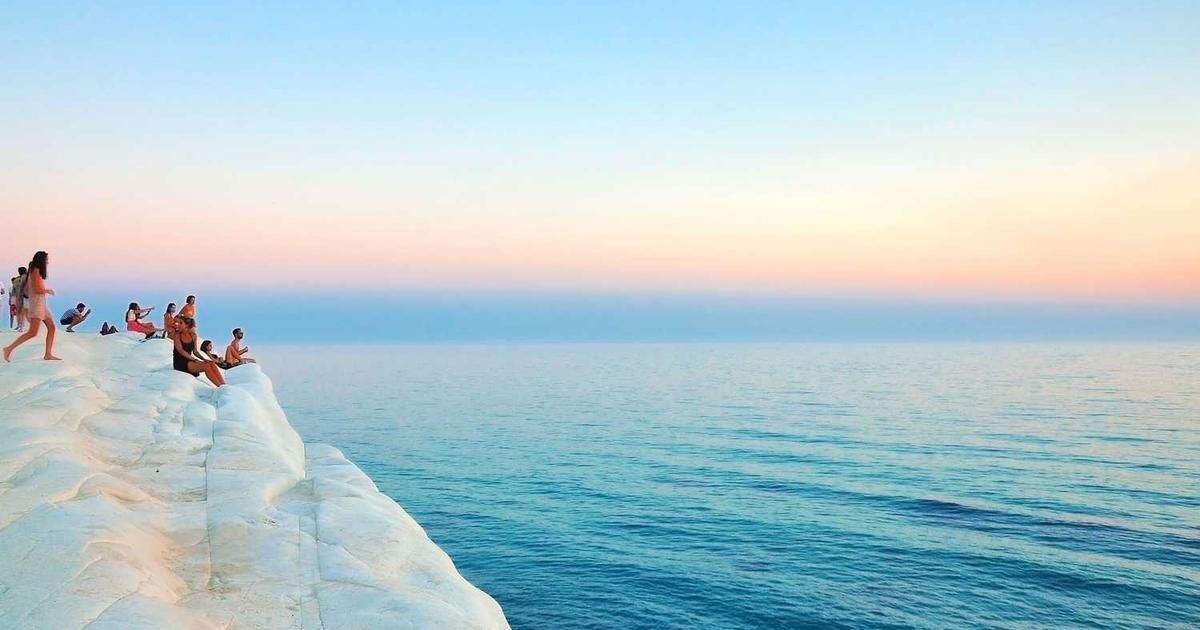 Palantir Stock: Why AI Startups Pressure Software Giants in 2024