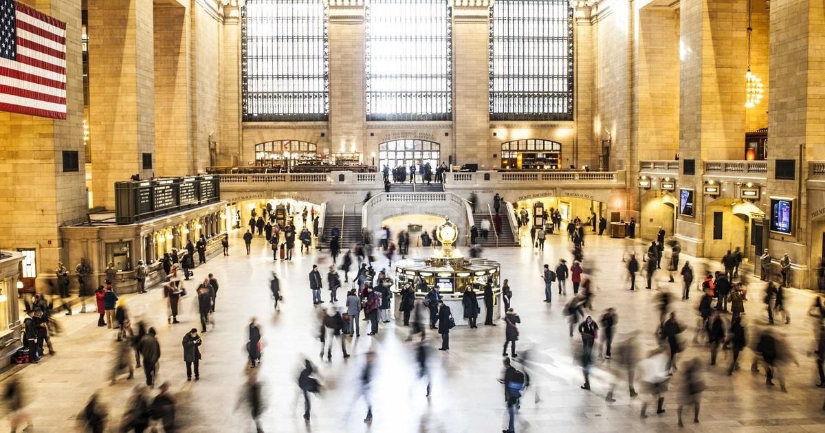 Stellantis Stock Plunges 25% as Dividend Cut Sparks Investor Exodus