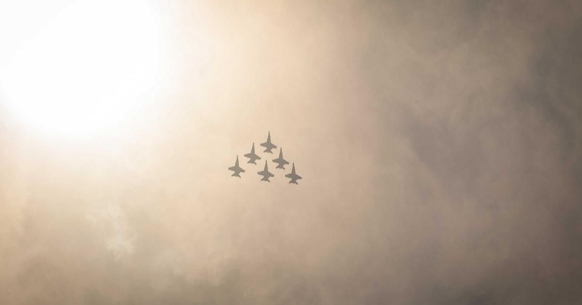 Bitcoin Breaks Below $71K as Tech Rout Deepens: What's Next?