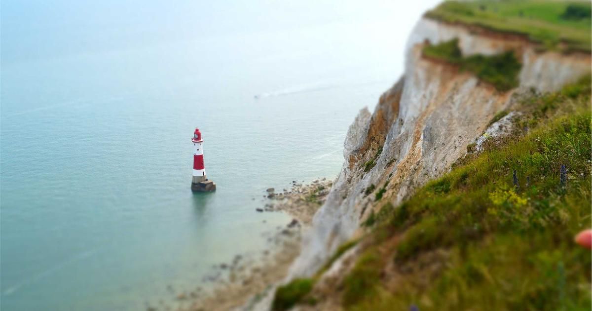 FNB Stock Surges to 52-Week High: What's Driving the Rally?