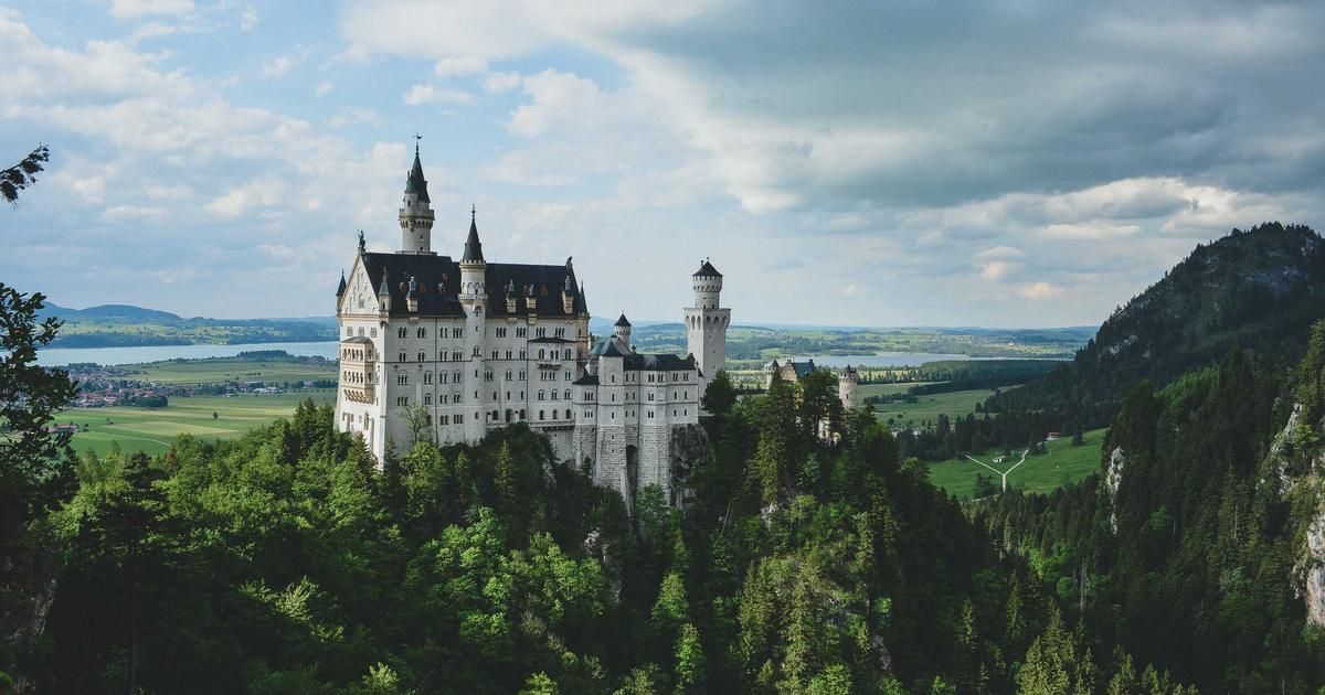 CD Rates Hit 4% as Fed Signals Shift: What Savers Need to Know Now