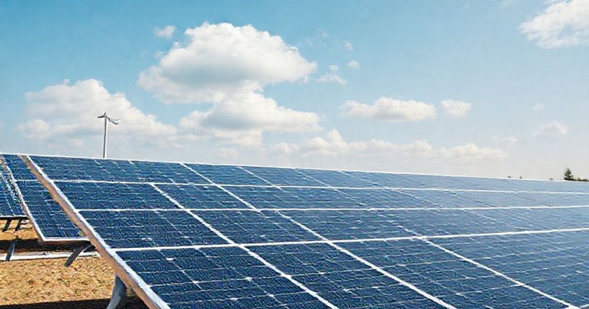 First Solar Shares Slide Amid Market Volatility and Sector Headwinds