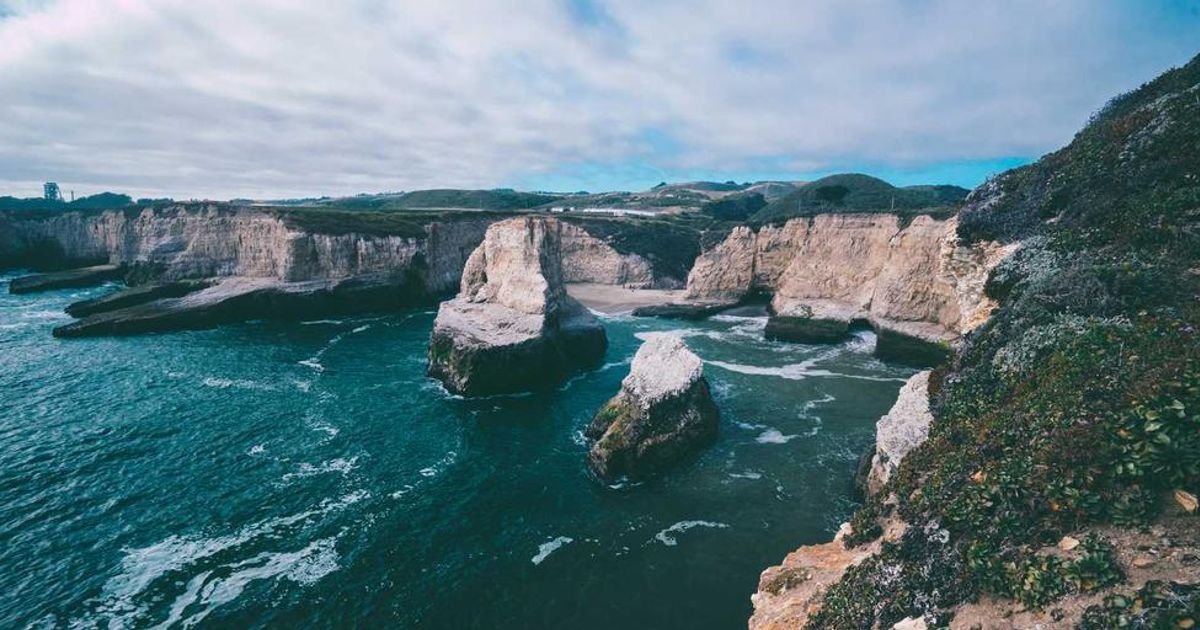 PVH Stock Down 21% Post-Q3 2025, Why Analysts Stay Bullish