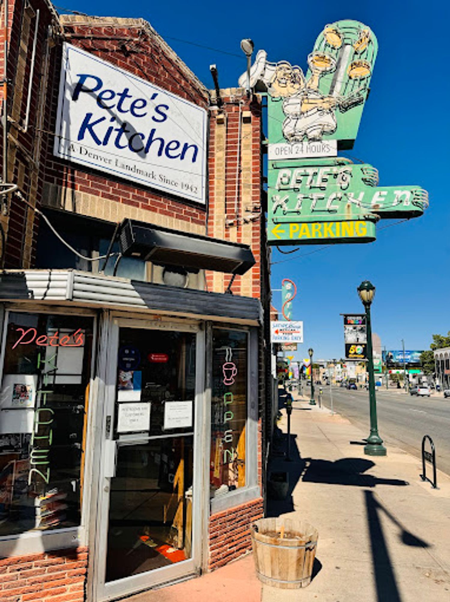 Pete’s Kitchen (24-Hour Diner) Entrance
