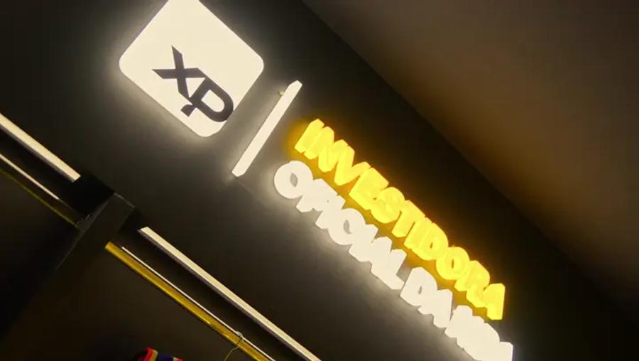 Letreiro XP Investidora Oficial da NBA